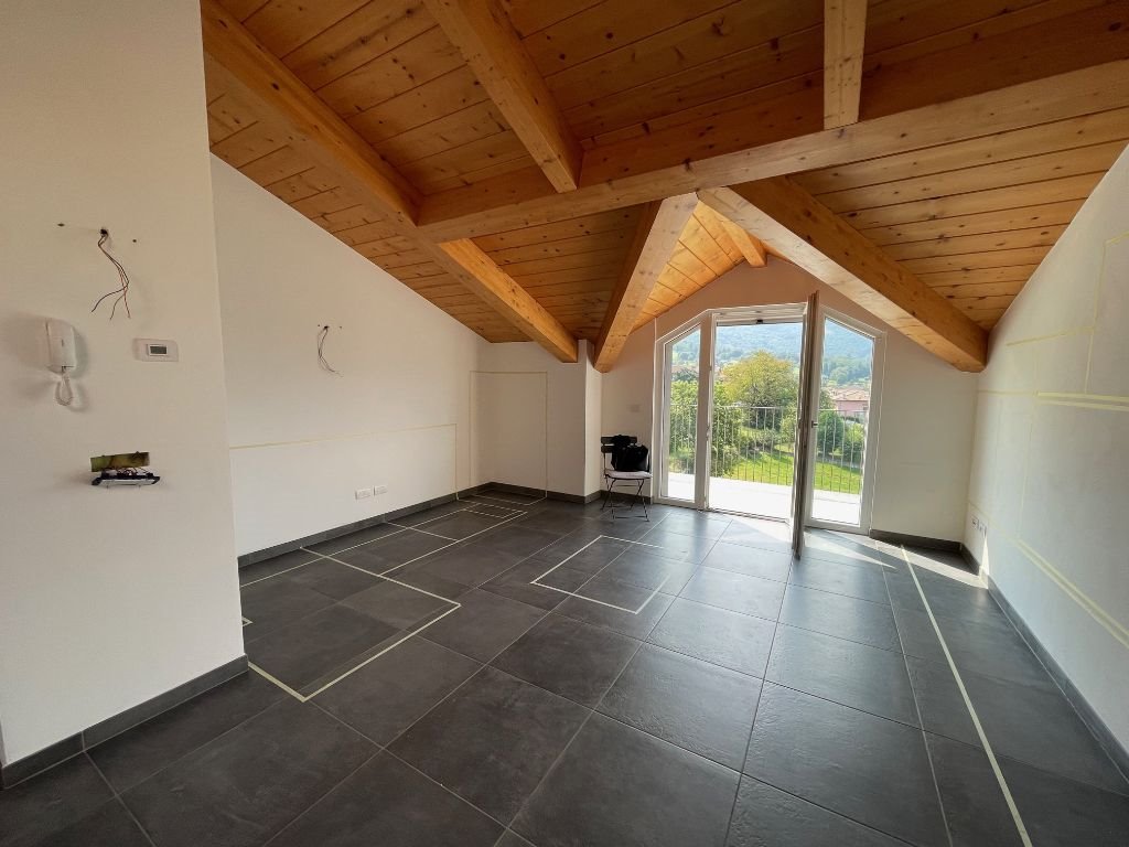 9 LA CASA SUL LAGO